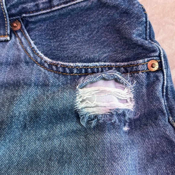 Vintage Levi 501 shorts with raw hem - Picture 2 of 10